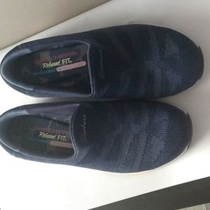 Woman Shoes: Skechers Relaxed fit